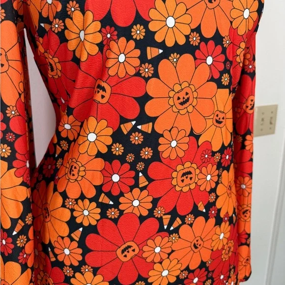 Mod style pumpkin Halloween bell sleeve dress - Picture 2 of 4